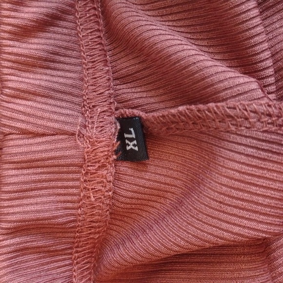 3pc bundle with earrings - Picture 10 of 12